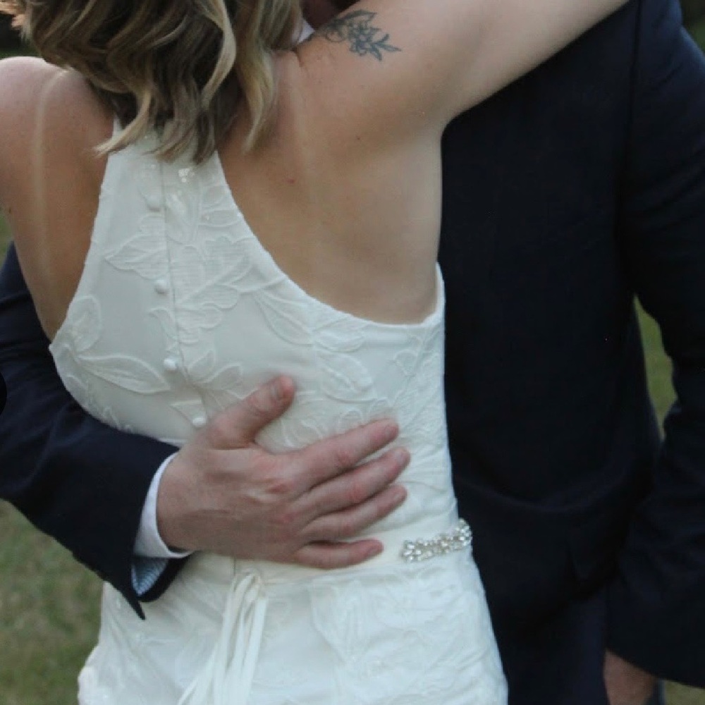 Wedding dress - Picture 4 of 7